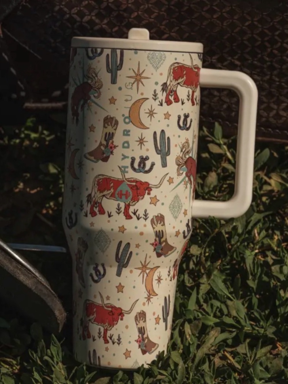 Hydro Cream Travel Mug with Red Longhorn Western Print 32 oz